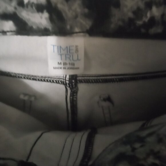Time and Tru women's spandex pants M(8-10)black/white back pockets exercisewear - Picture 3 of 3